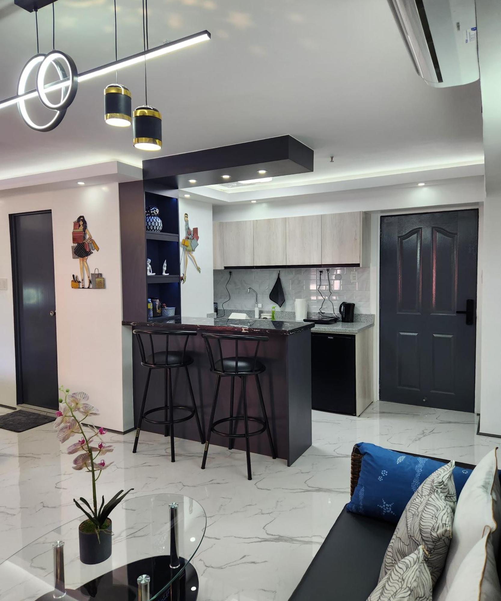 Condo Azur Suites B207 Near Airport, Netflix, Stylish, Cozy With Swimming Pool Мактан Экстерьер фото
