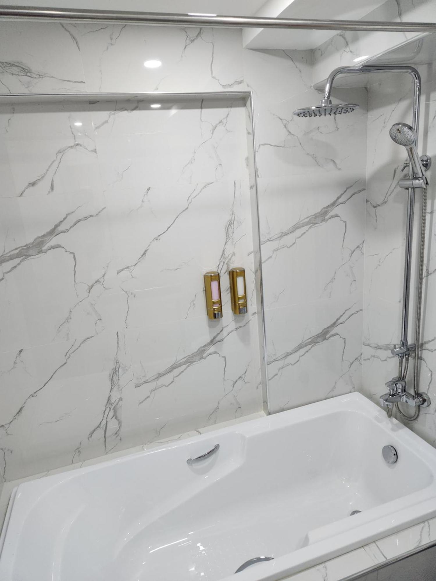 Condo Azur Suites B207 Near Airport, Netflix, Stylish, Cozy With Swimming Pool Мактан Экстерьер фото
